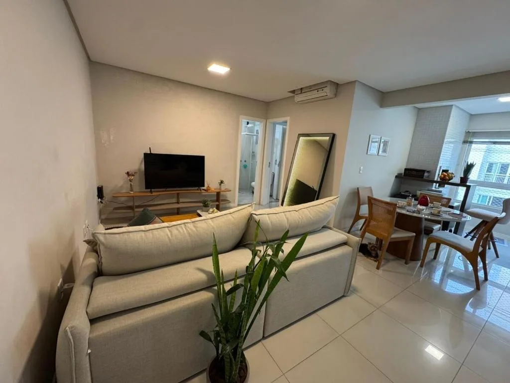 Barbecue, AC living room and bedroom 400 meters from the sea, Balneário Camboriú, na Rua Síria, 114 Edificio Villi Fabrizzi em Balneário Camboriú/SC