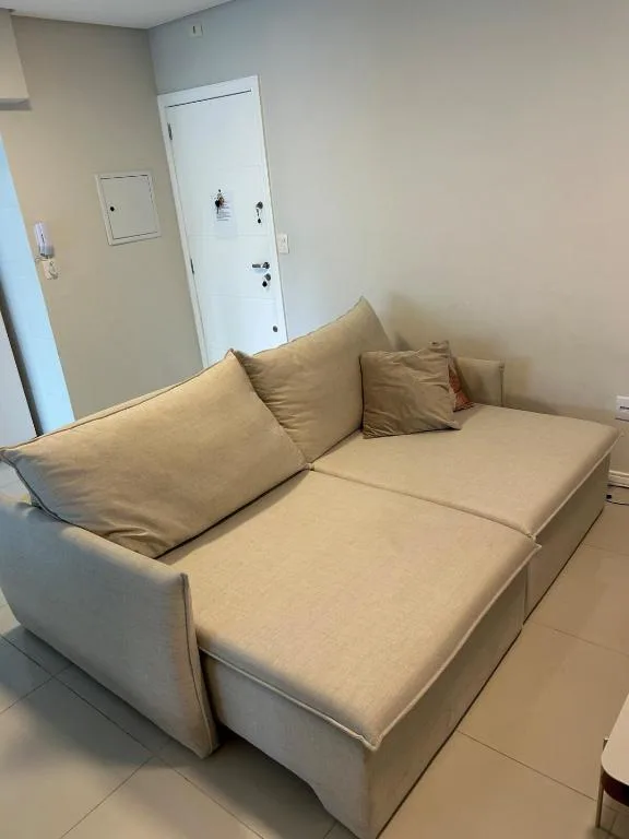 Barbecue, AC living room and bedroom 400 meters from the sea, Balneário Camboriú, na Rua Síria, 114 Edificio Villi Fabrizzi em Balneário Camboriú/SC — foto 7