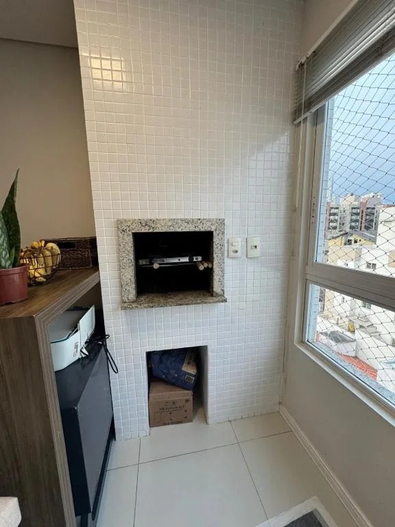 Barbecue, AC living room and bedroom 400 meters from the sea, Balneário Camboriú, na Rua Síria, 114 Edificio Villi Fabrizzi em Balneário Camboriú/SC — foto 9