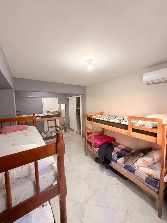 Hostel Red Sea, Balneário Camboriú, na R. Venezuela, 333 em Balneário Camboriú/SC — foto 3