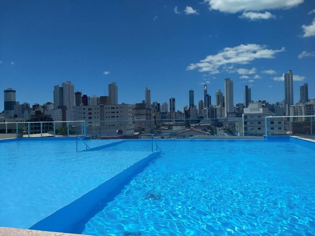 QUARTO privativo para 1 pessoa em Home Club, Balneário Camboriú, na 431 Rua Israel, Condomínio Garden Village em Balneário Camboriú/SC