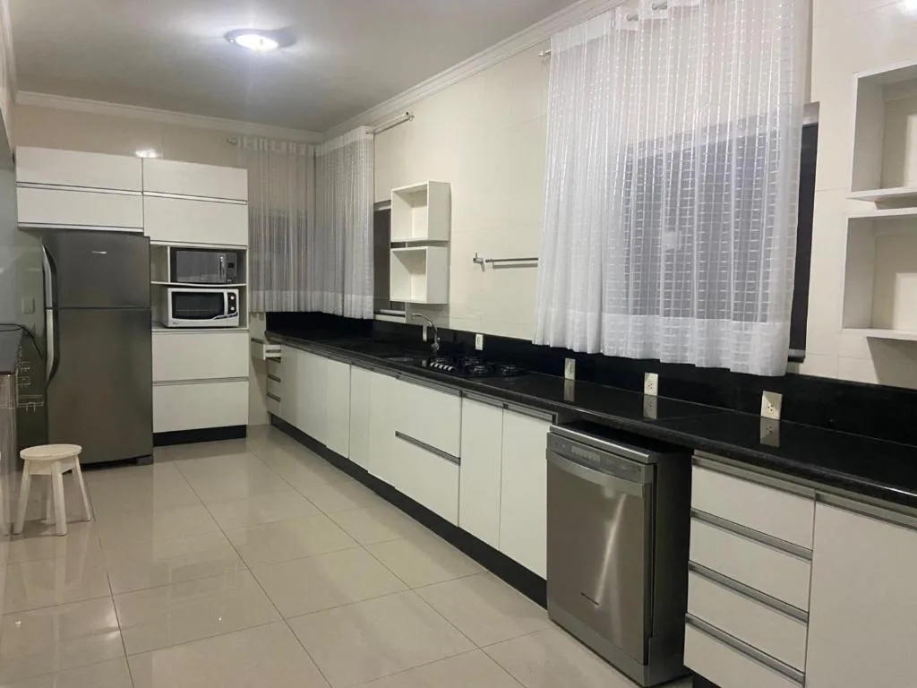 Casa Almare, Balneário Camboriú, na Rua Síria em Balneário Camboriú/SC