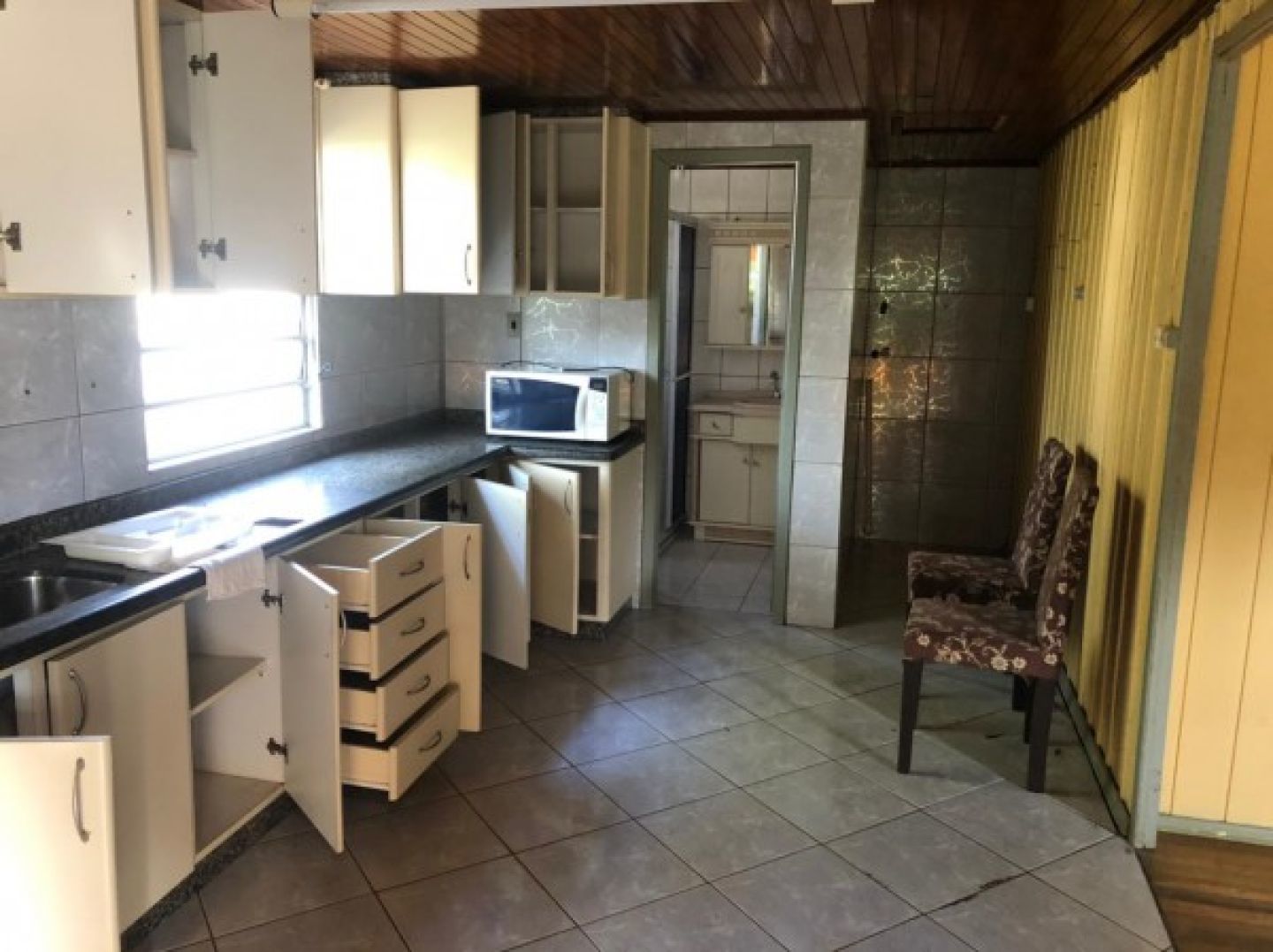 Casa com 3 dormitórios para alugar no bairro Içarence em Lauro Muller/SC — foto 2