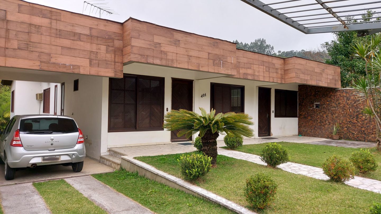 Linda Casa Mobiliada no Bairro Figueira em Urussanga-SC