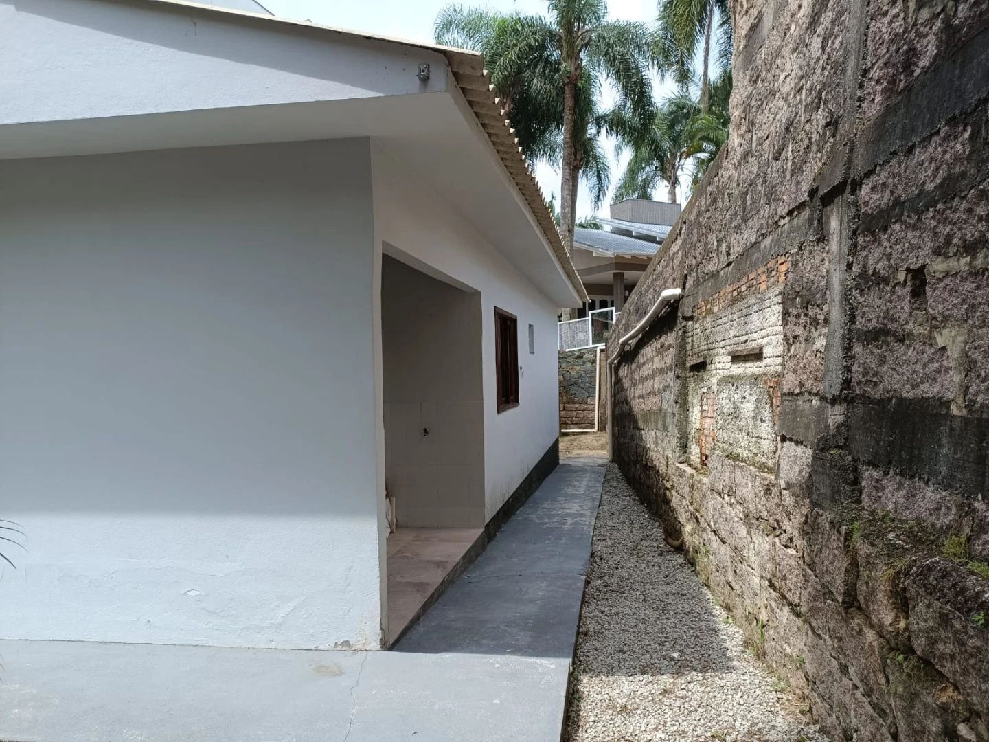 IMPERDÍVEL CASA DE ALVENARIA Á VENDA DE 2 QUARTOS NO CENTRO DE ORLEANS SC — foto 3