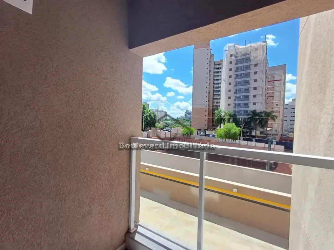 Apartamento para alugar com 34 m², 1 quarto, 1 banheiro, 1 vaga, na Rua Agostinho Veiga, bairro Ribeirânia em Ribeirão Preto/SP